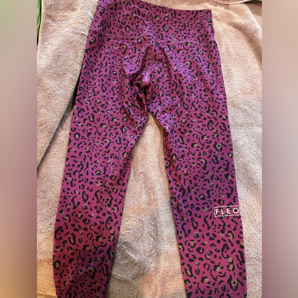 Fleo Bubble Gum Shadow Spot print. Animal/leopard or cheetah print